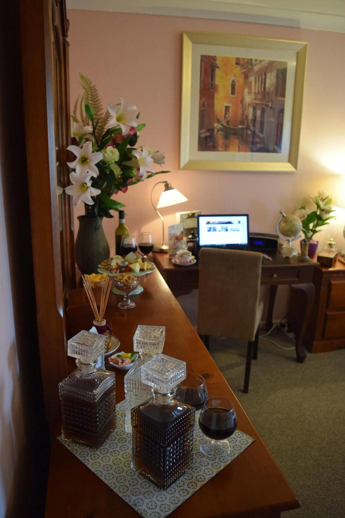 Cutmore Cottages - Meurants Manor Stanhope Gardens ภายนอก รูปภาพ